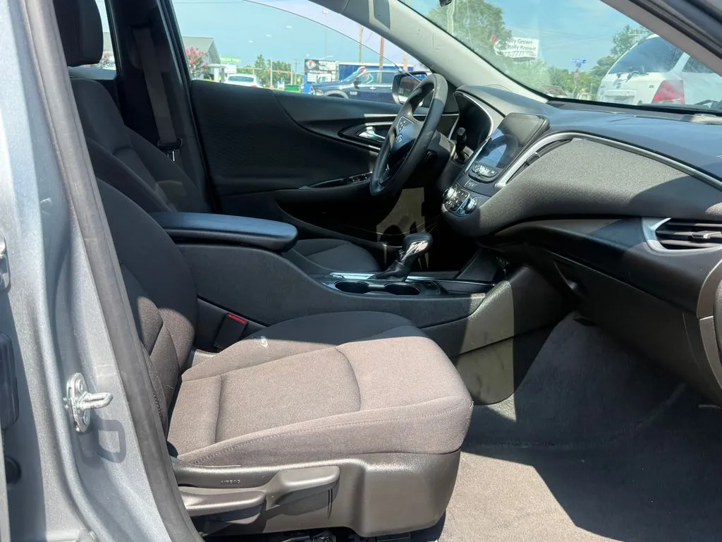 Chevrolet Malibu photo 19