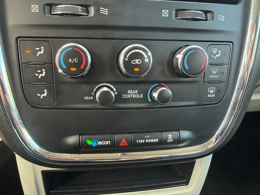 Dodge Grand Caravan photo 22