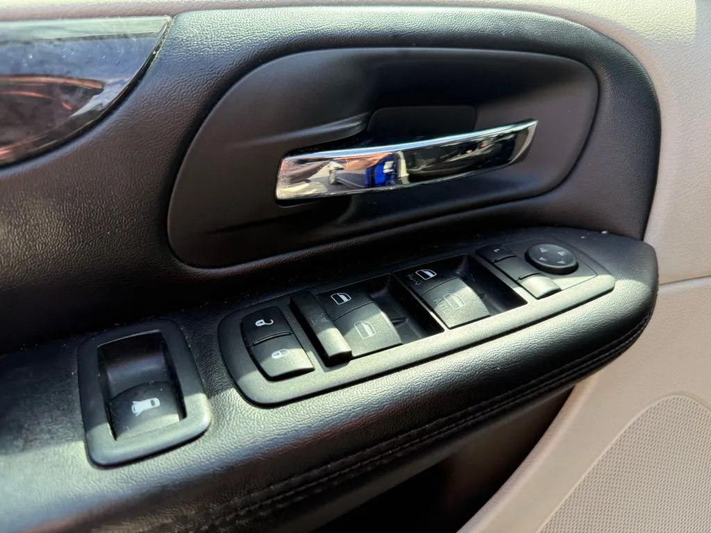 Dodge Grand Caravan photo 10