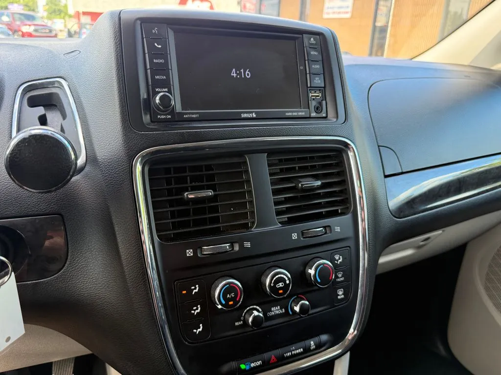 Dodge Grand Caravan photo 18