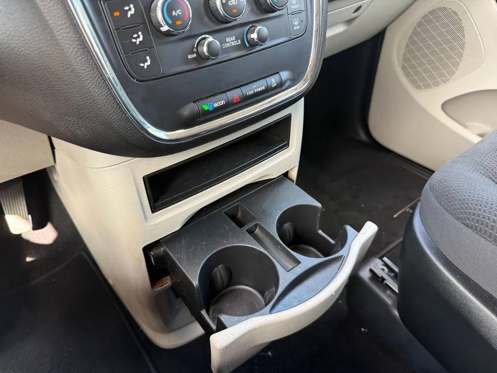 Dodge Grand Caravan photo 23