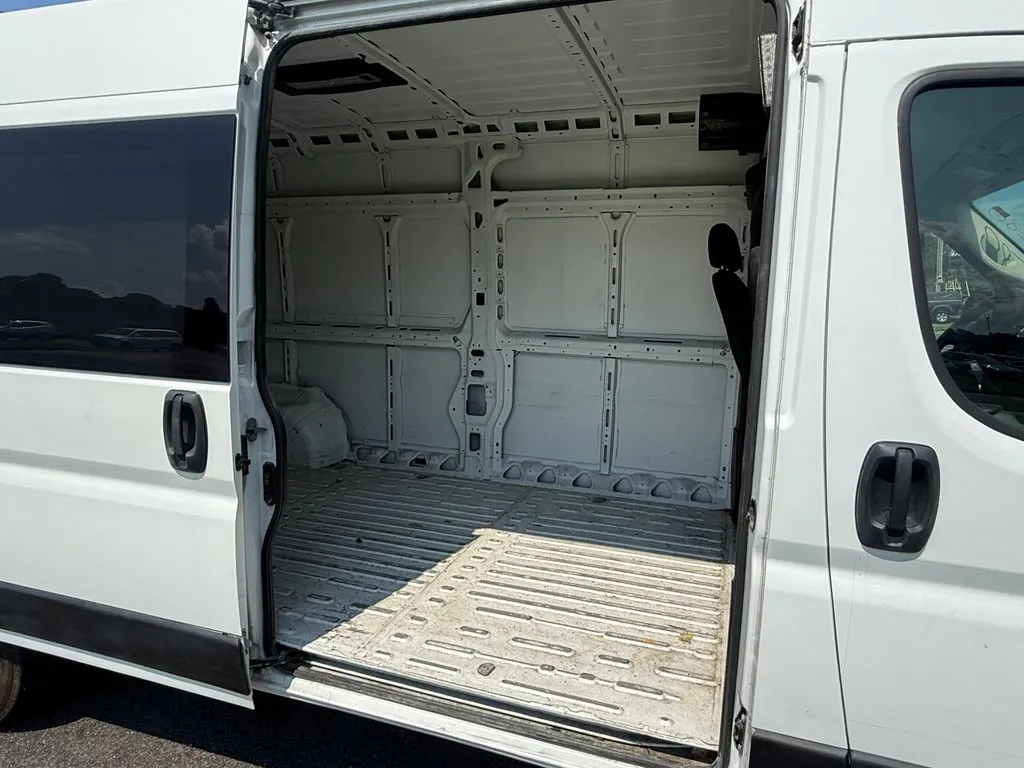 Ram ProMaster 2500 photo 13