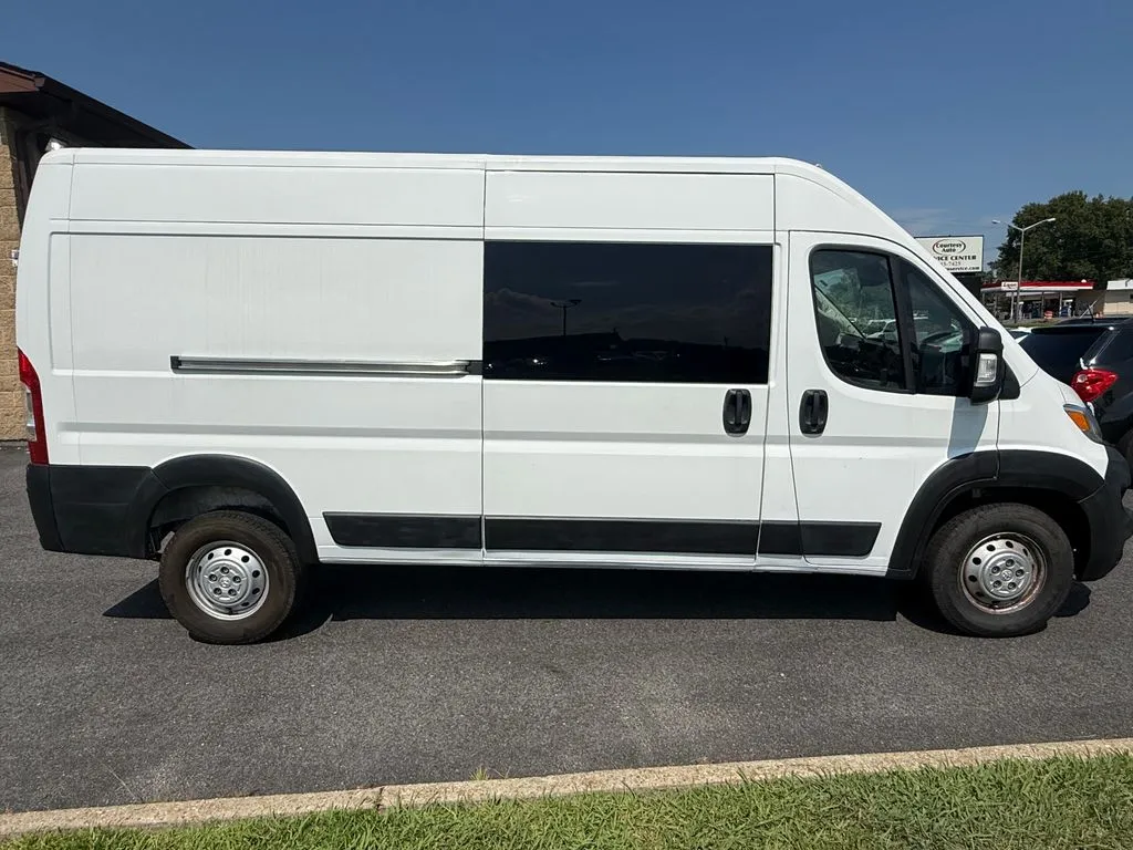 Ram ProMaster 2500 photo 7