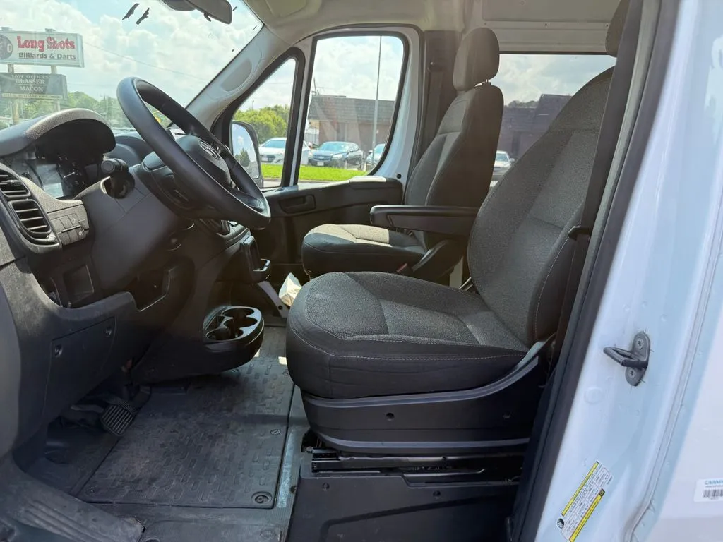 Ram ProMaster 2500 photo 8