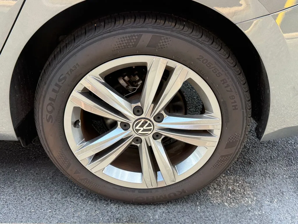 Volkswagen Jetta photo 32