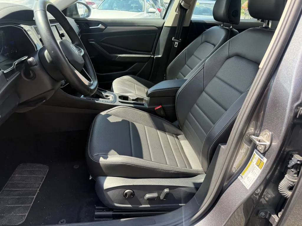 Volkswagen Jetta photo 9