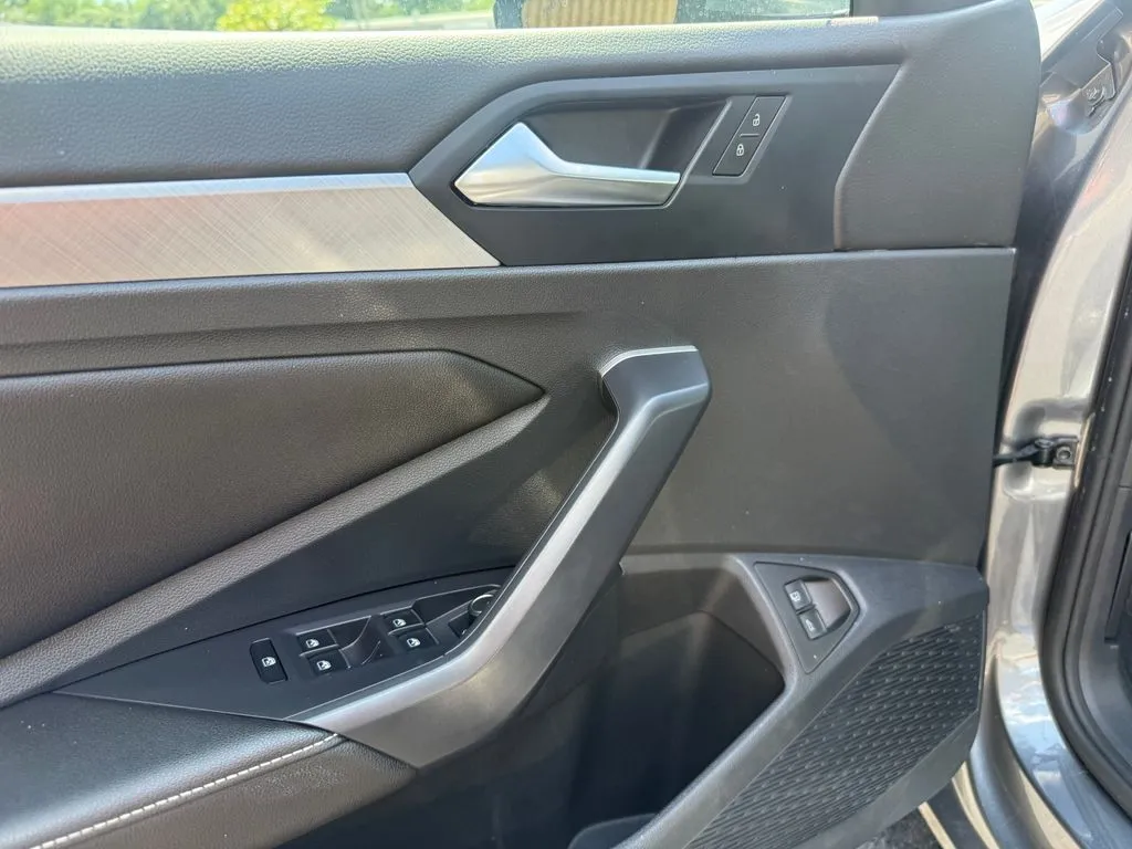 Volkswagen Jetta photo 11