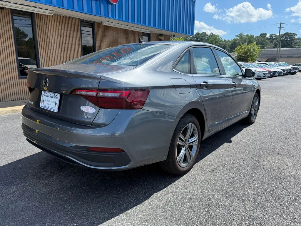 Volkswagen Jetta photo 7