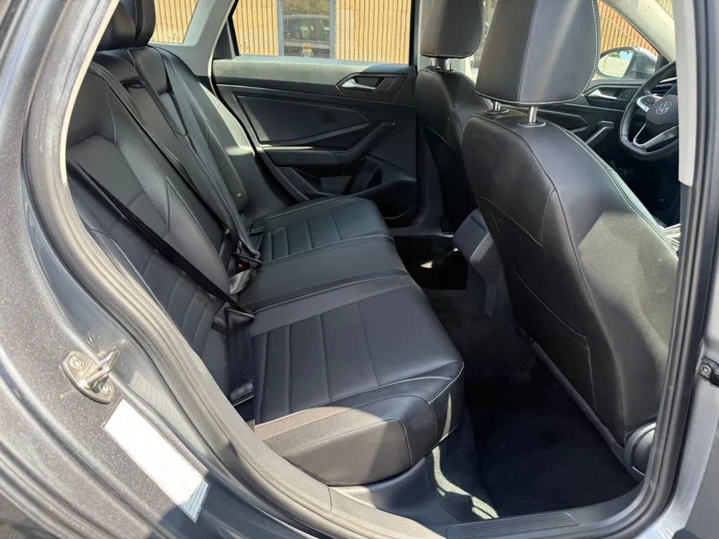 Volkswagen Jetta photo 13