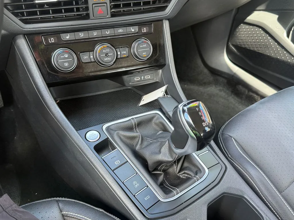Volkswagen Jetta photo 18