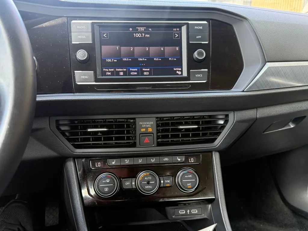 Volkswagen Jetta photo 19