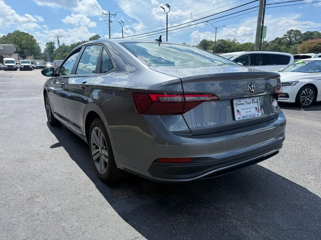 Volkswagen Jetta photo 5