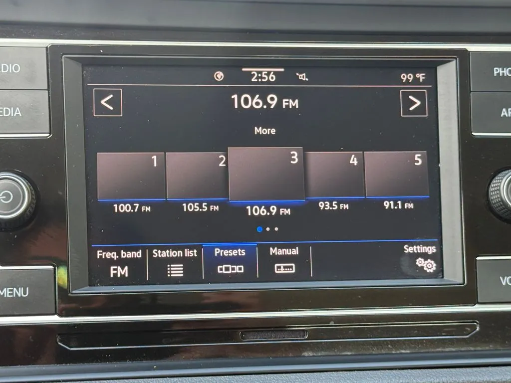Volkswagen Jetta photo 22