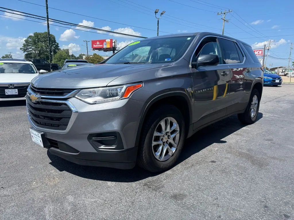Chevrolet Traverse photo 3