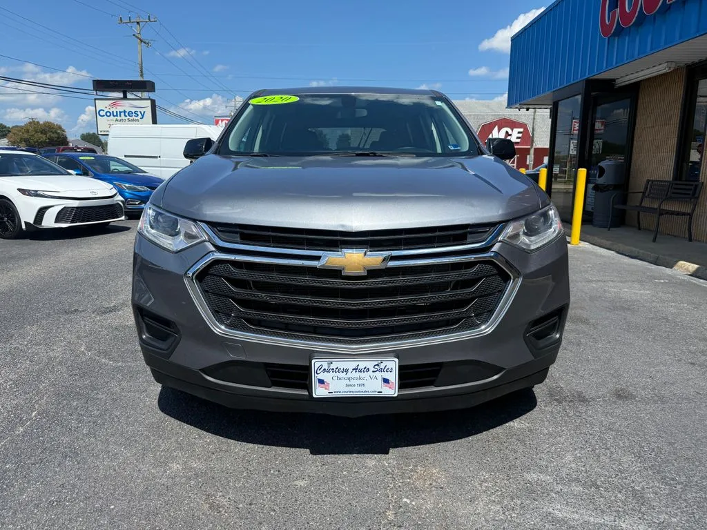 Chevrolet Traverse photo 2