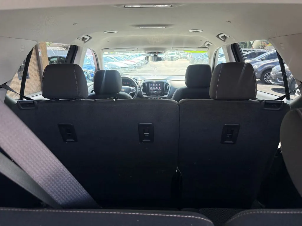 Chevrolet Traverse photo 12