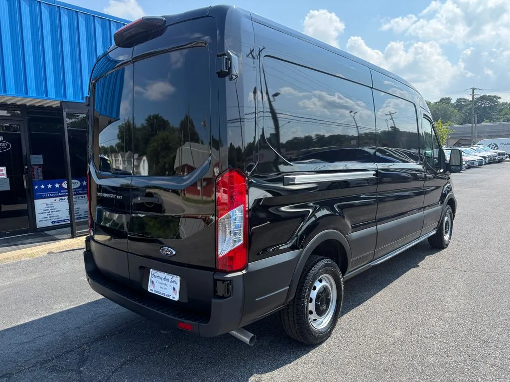 Ford Transit-150 photo 9