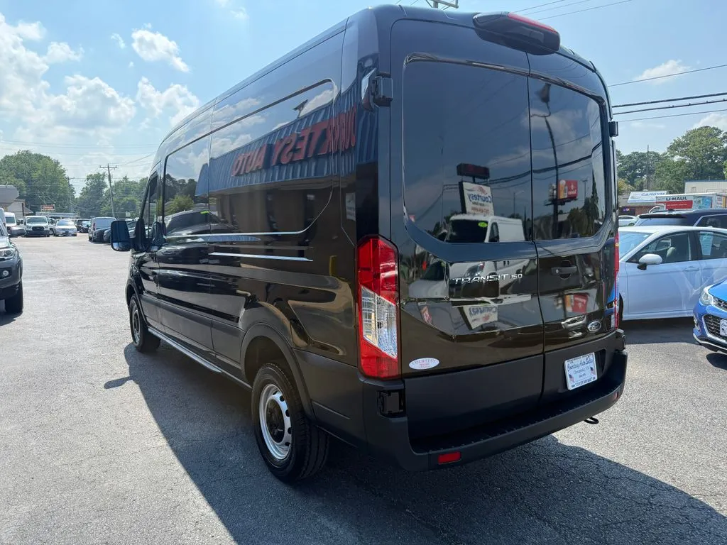 Ford Transit-150 photo 7