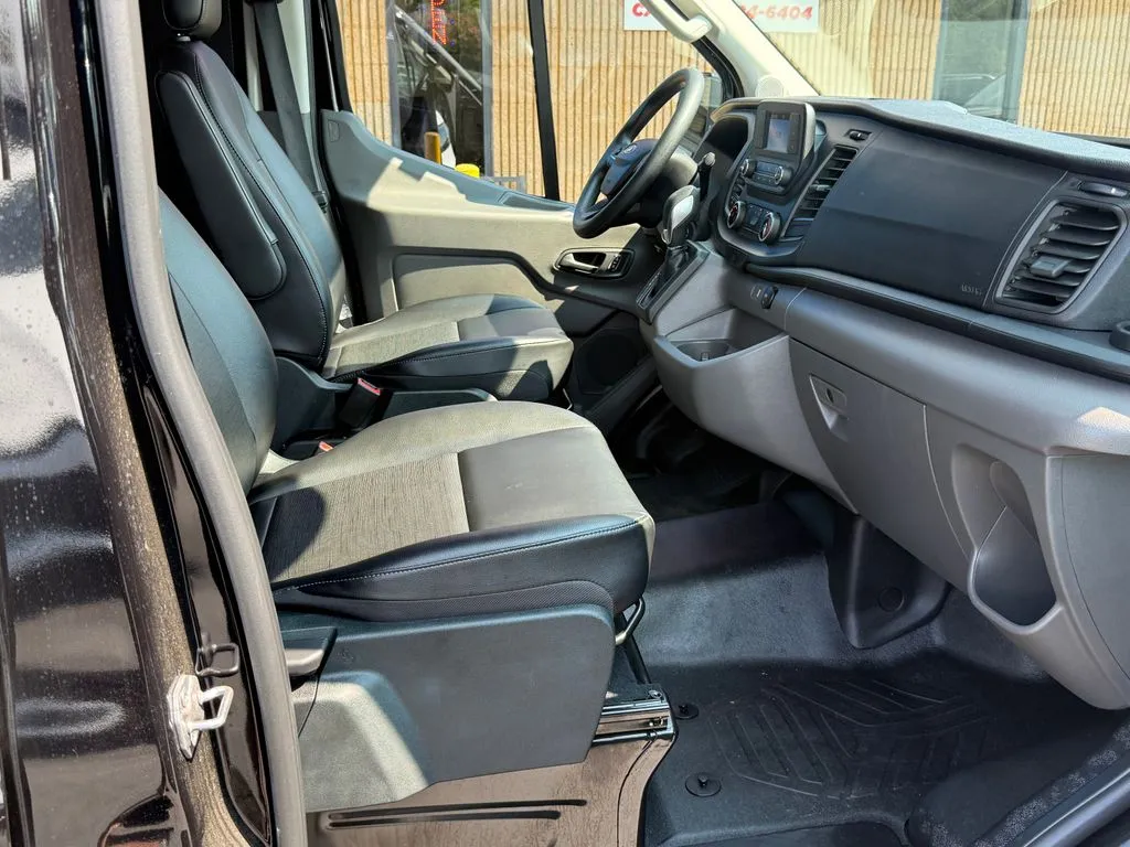 Ford Transit-150 photo 20