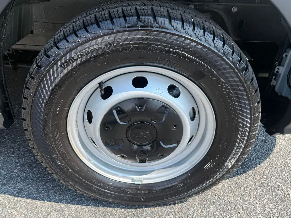 Ford Transit-150 photo 30