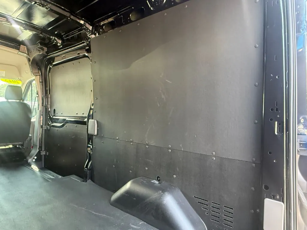 Ford Transit-150 photo 14