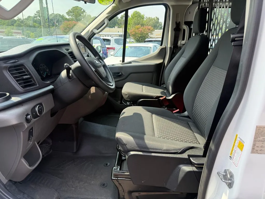 Ford Transit-250 photo 12