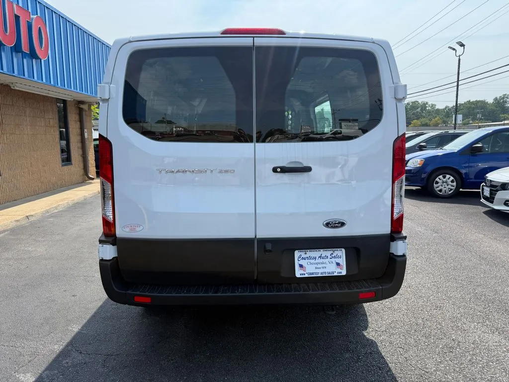 Ford Transit-250 photo 6