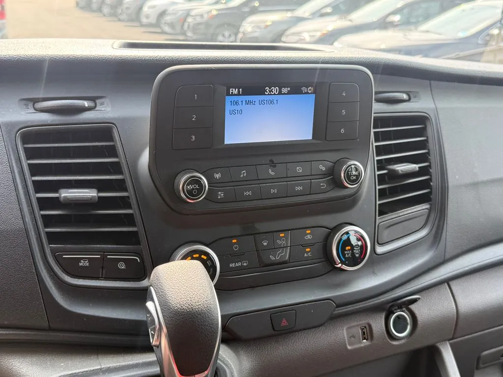 Ford Transit-250 photo 24