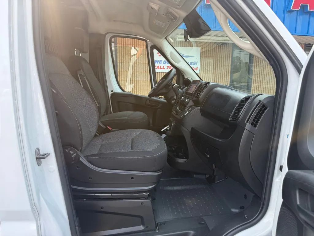 Ram ProMaster 2500 photo 19