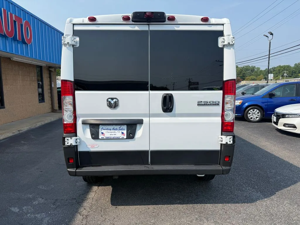 Ram ProMaster 2500 photo 6