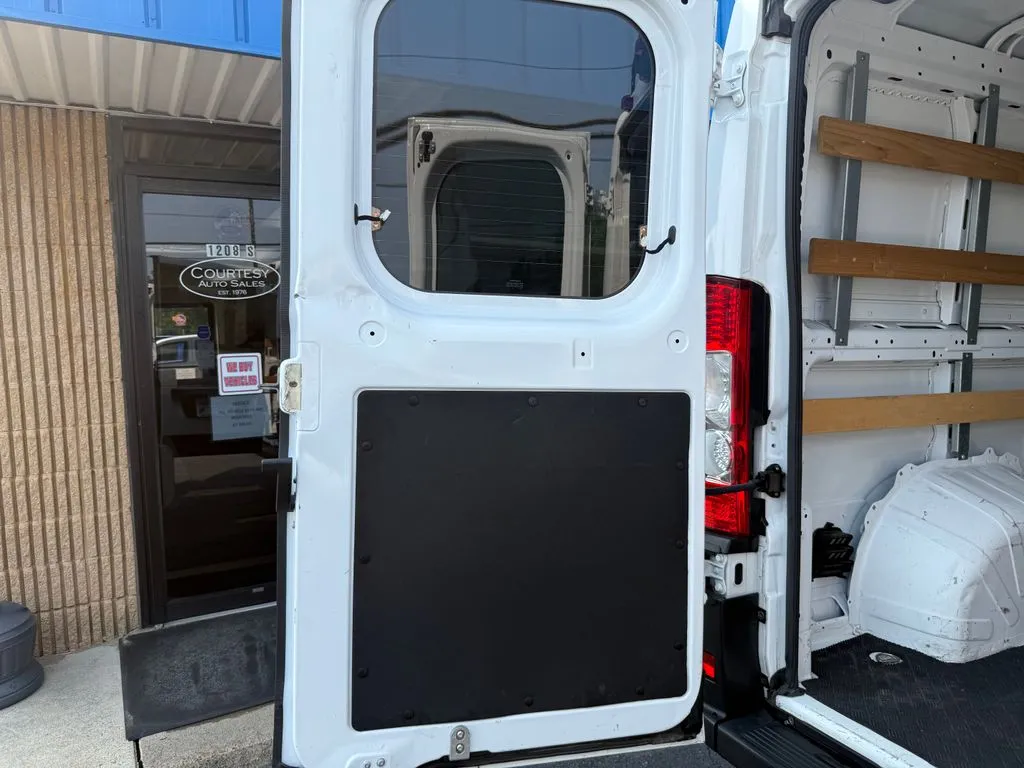 Ram ProMaster 2500 photo 14