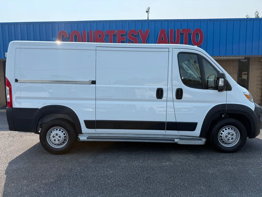 Ram ProMaster 2500 photo 8