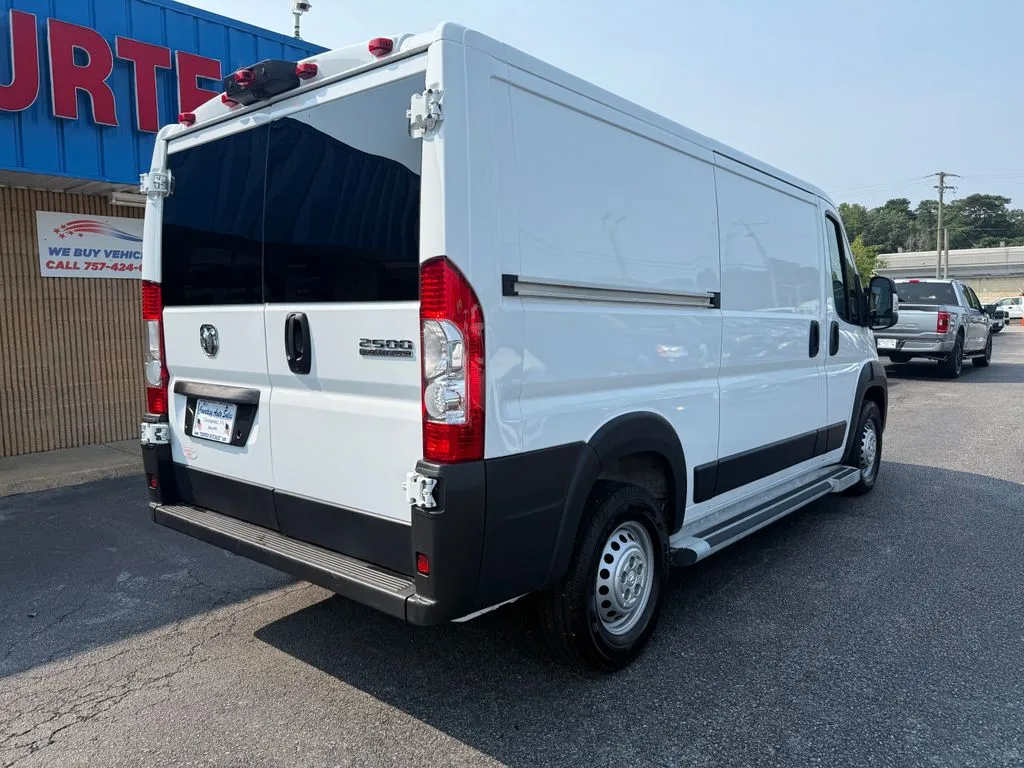 Ram ProMaster 2500 photo 7