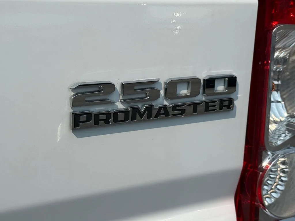 Ram ProMaster 2500 photo 16