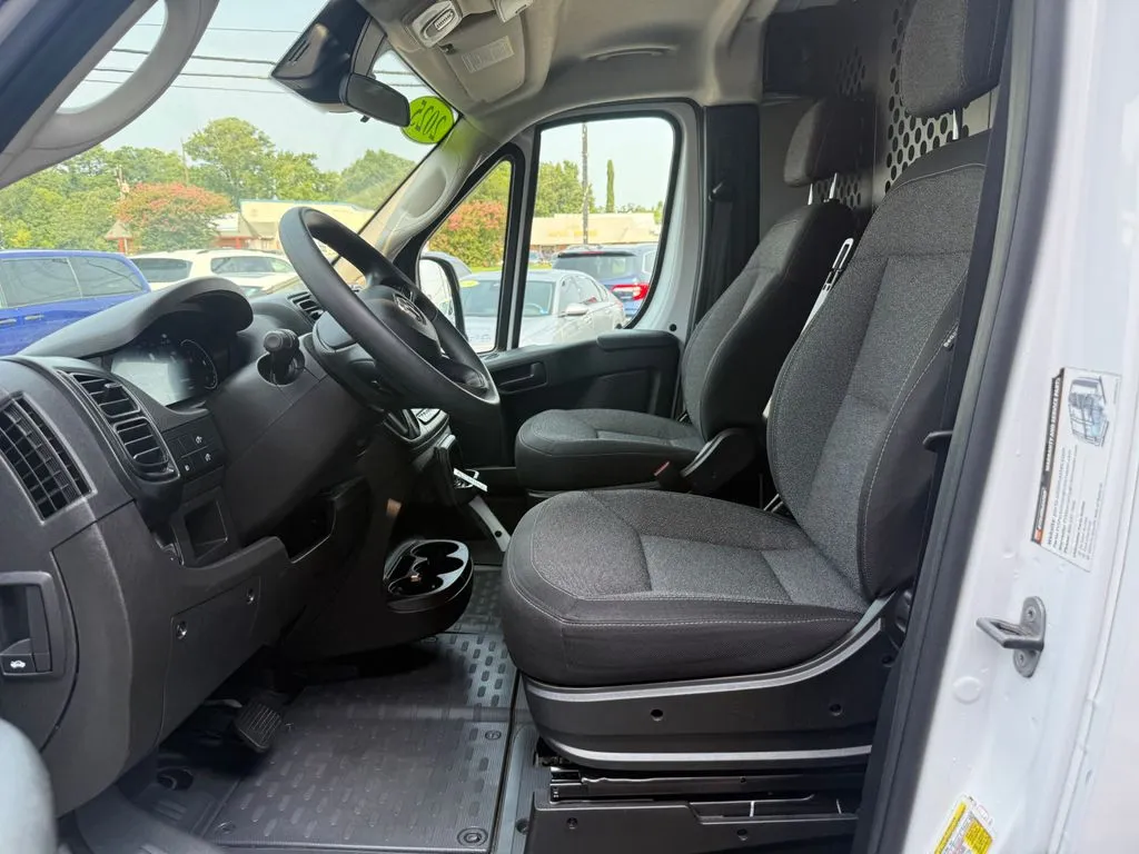 Ram ProMaster 2500 photo 11