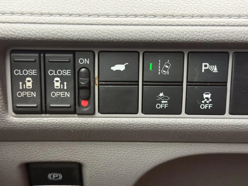 Honda Odyssey photo 3