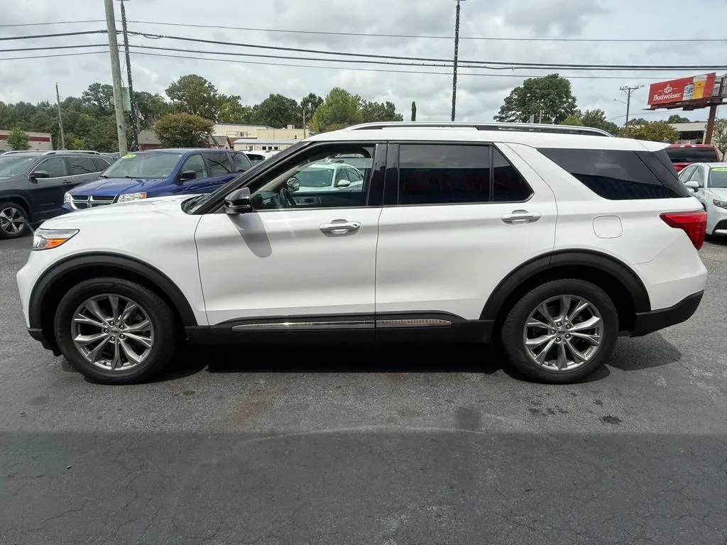 Ford Explorer photo 8