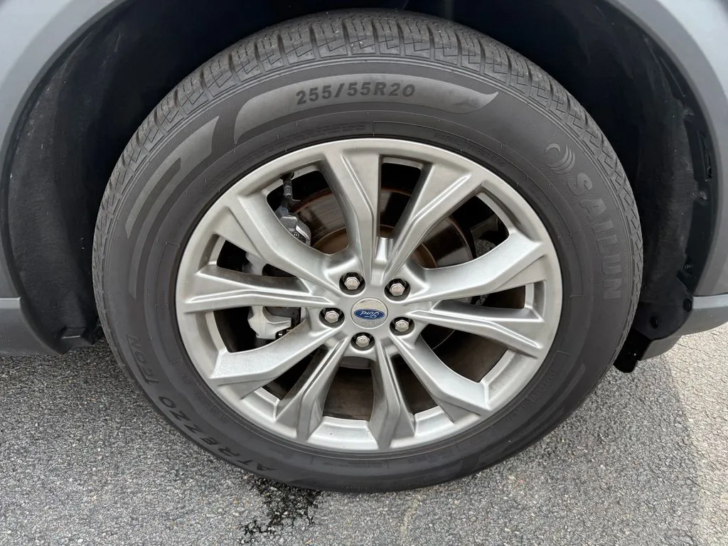 Ford Explorer photo 48