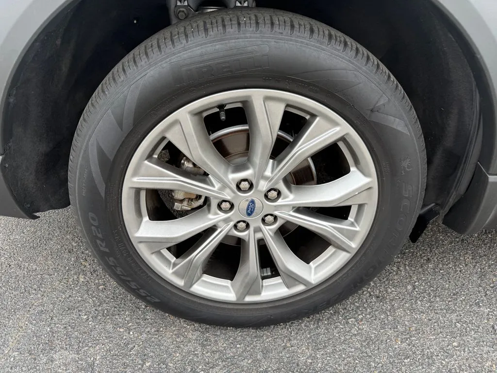 Ford Explorer photo 47