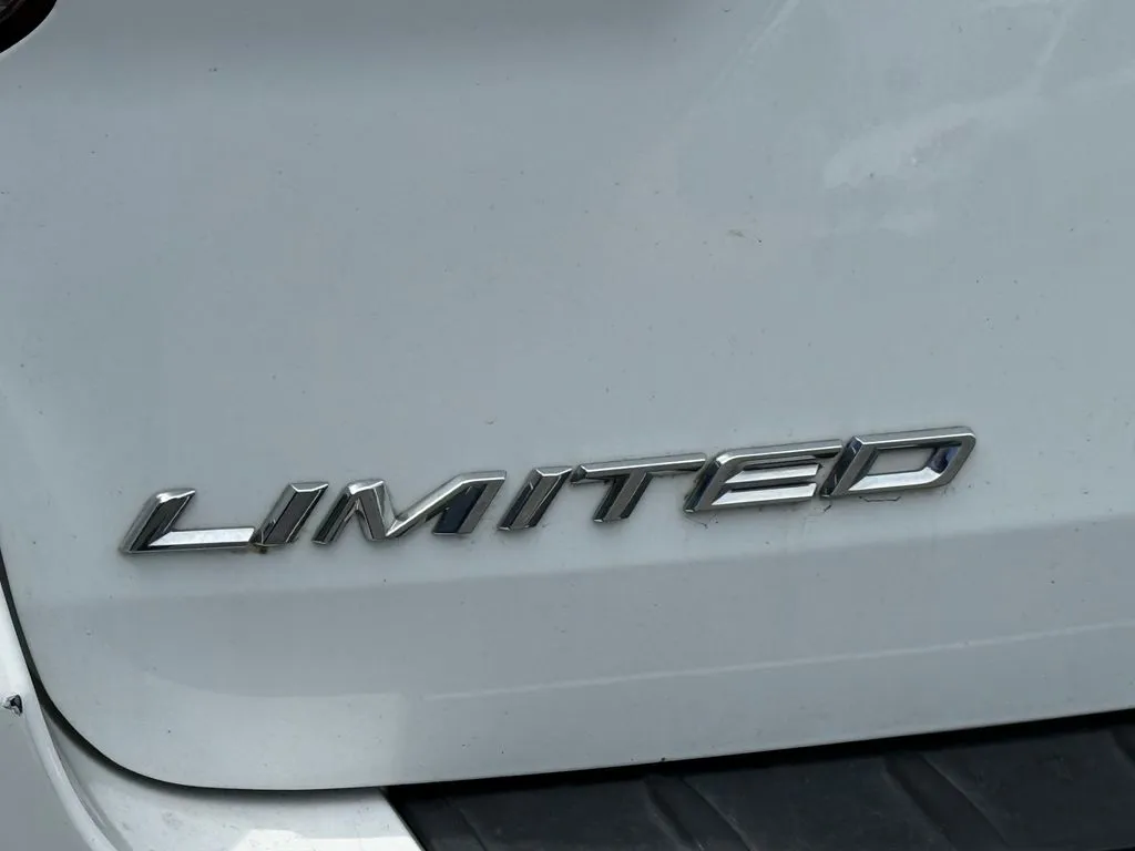 Ford Explorer photo 13