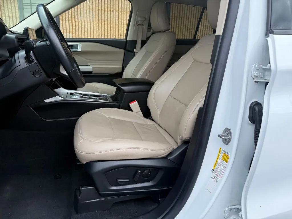 Ford Explorer photo 15