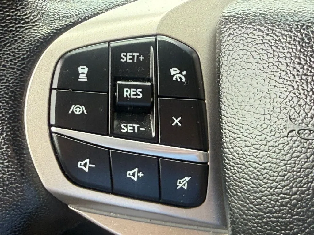 Ford Explorer photo 30