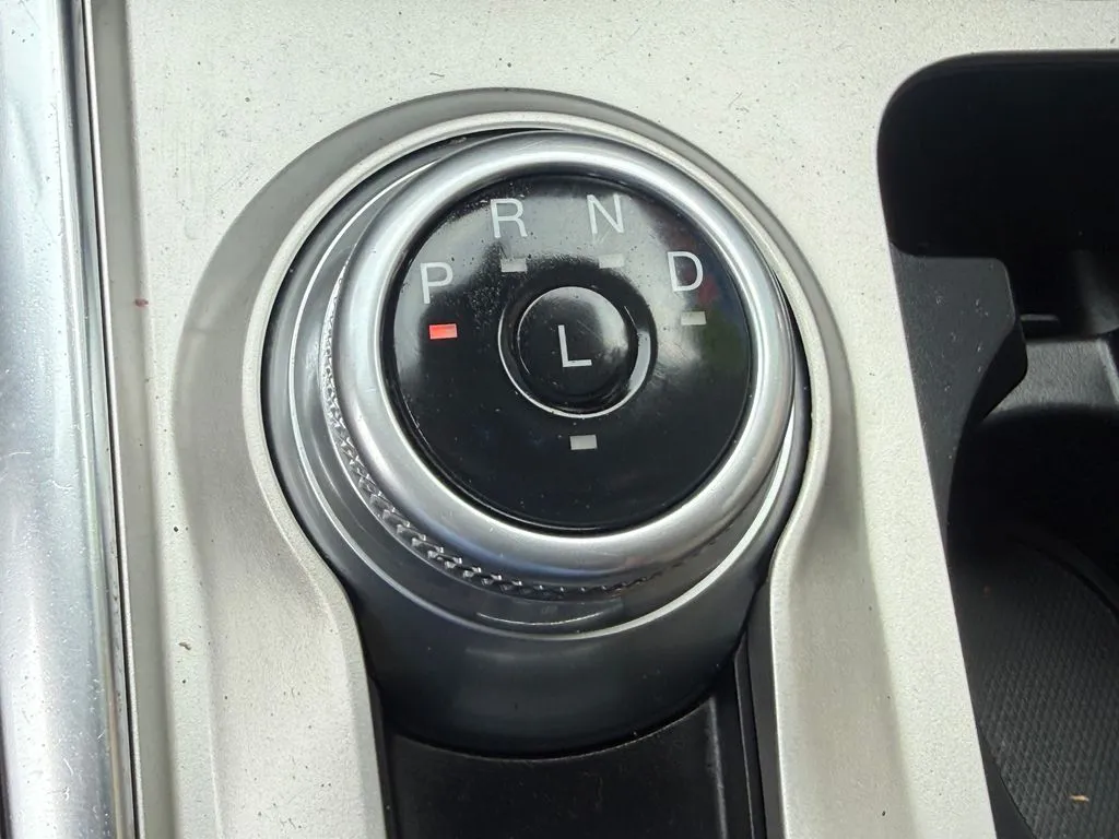 Ford Explorer photo 36