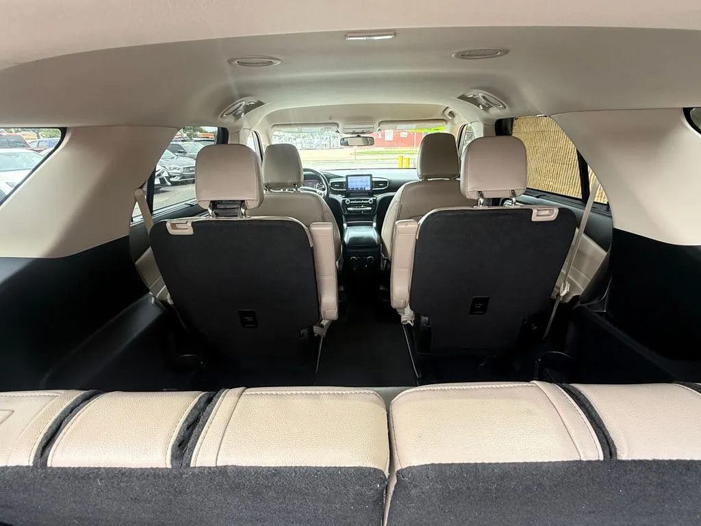 Ford Explorer photo 22