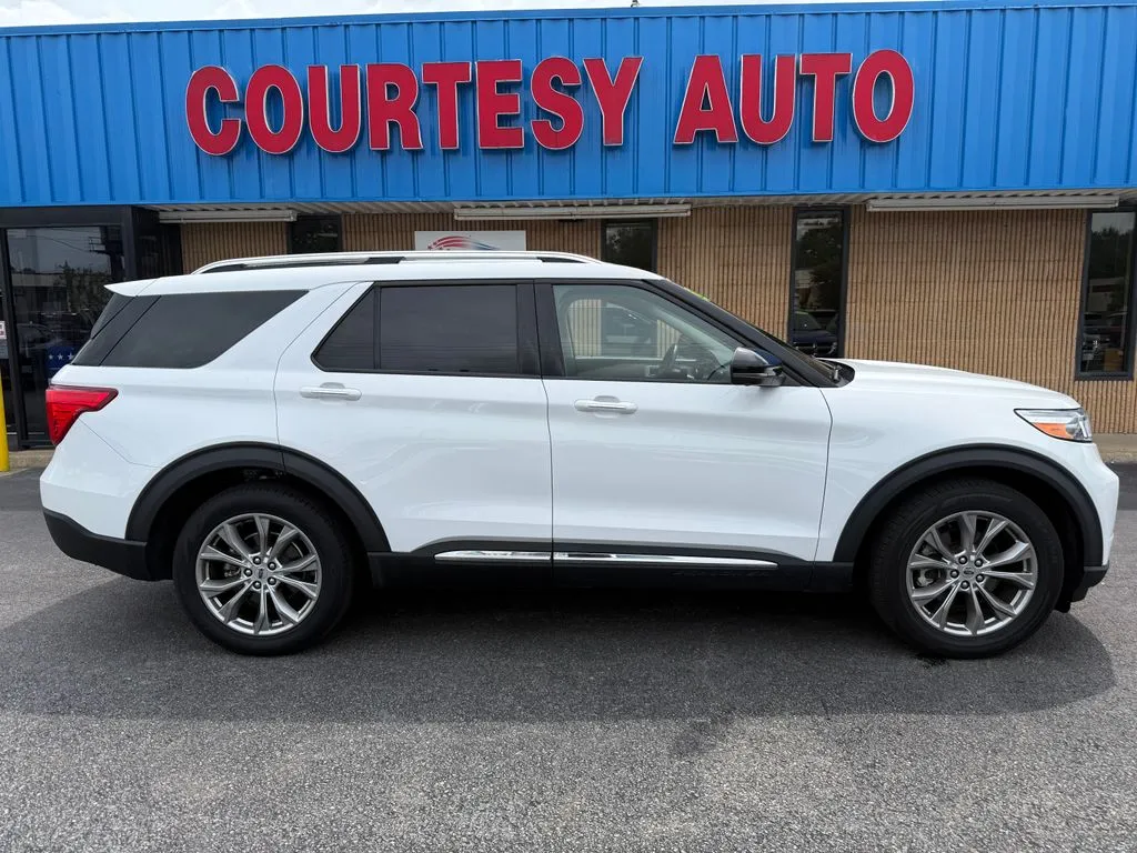 Ford Explorer photo 12