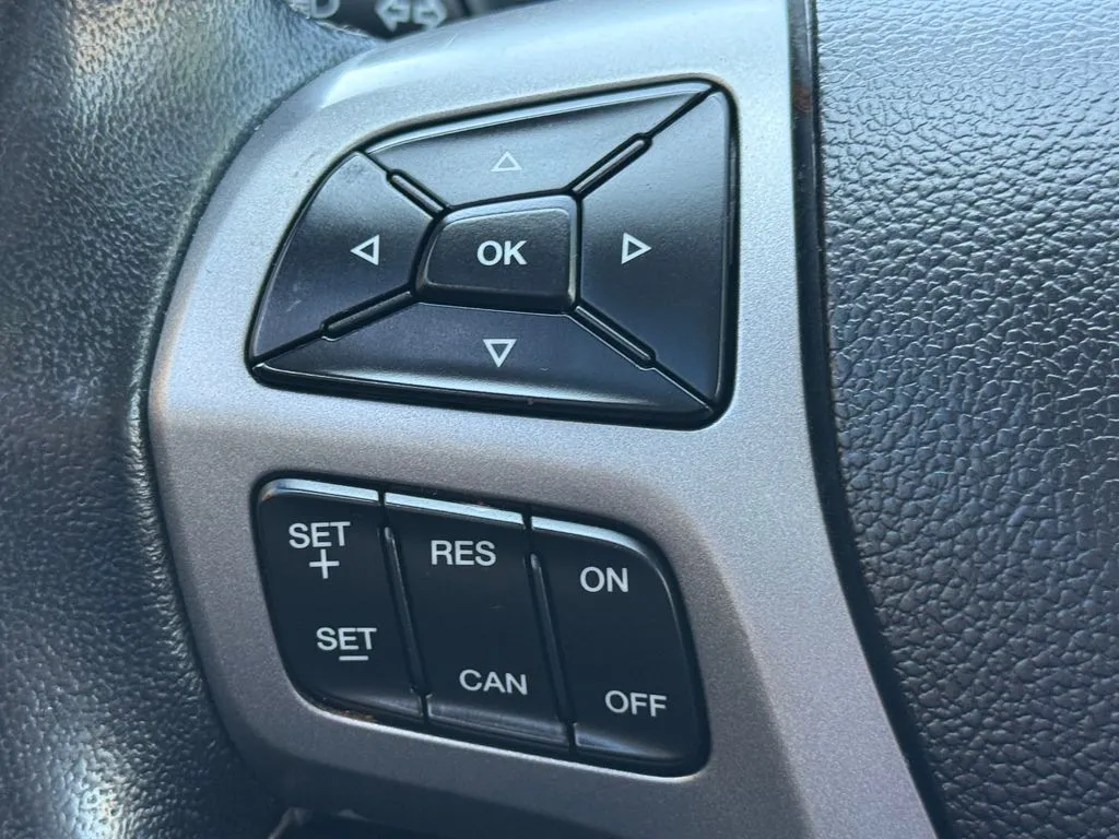 Ford Ranger photo 18