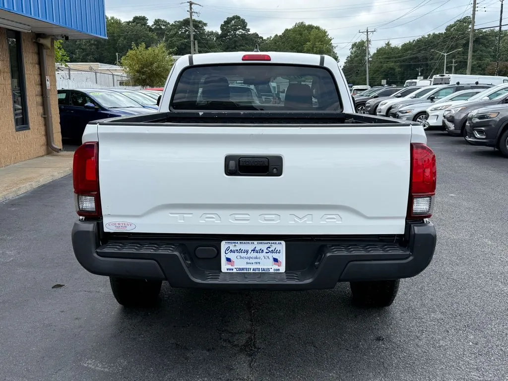 Toyota Tacoma photo 6