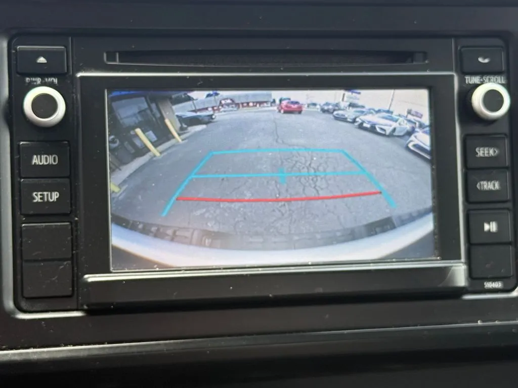 Toyota Tacoma photo 21