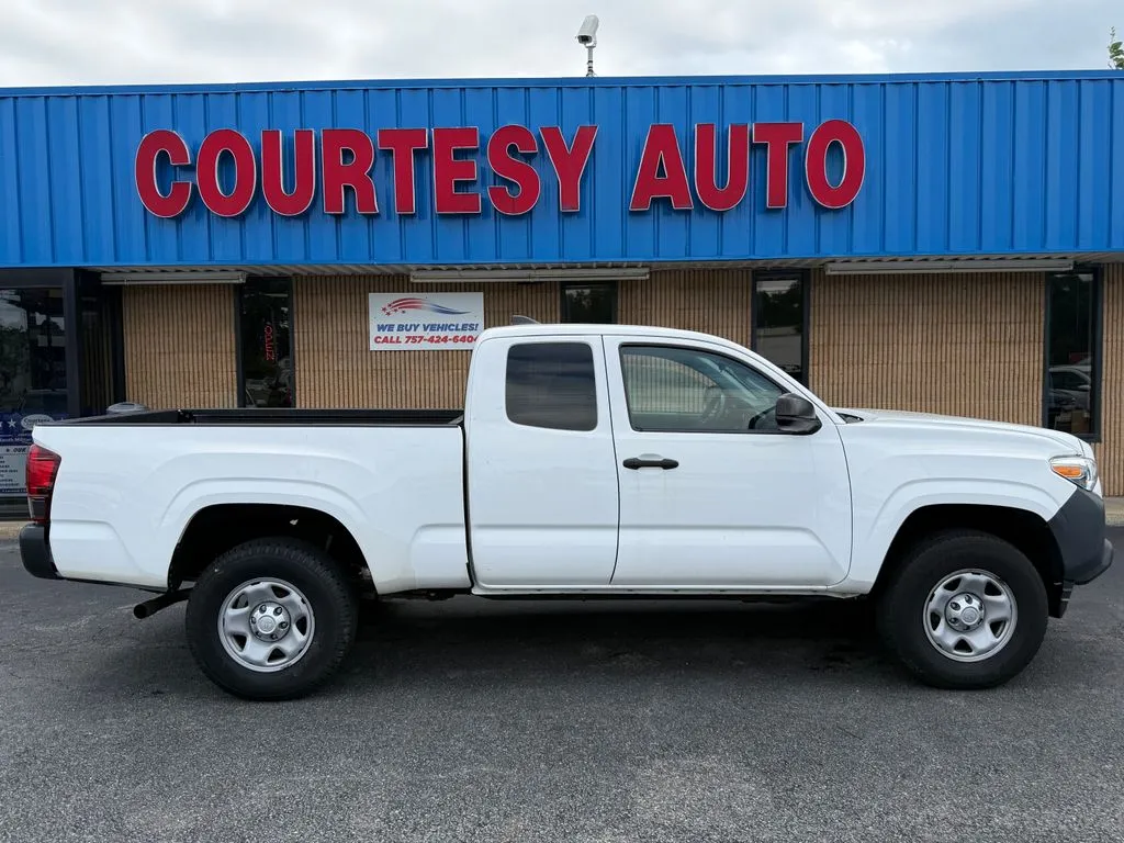 Toyota Tacoma photo 8
