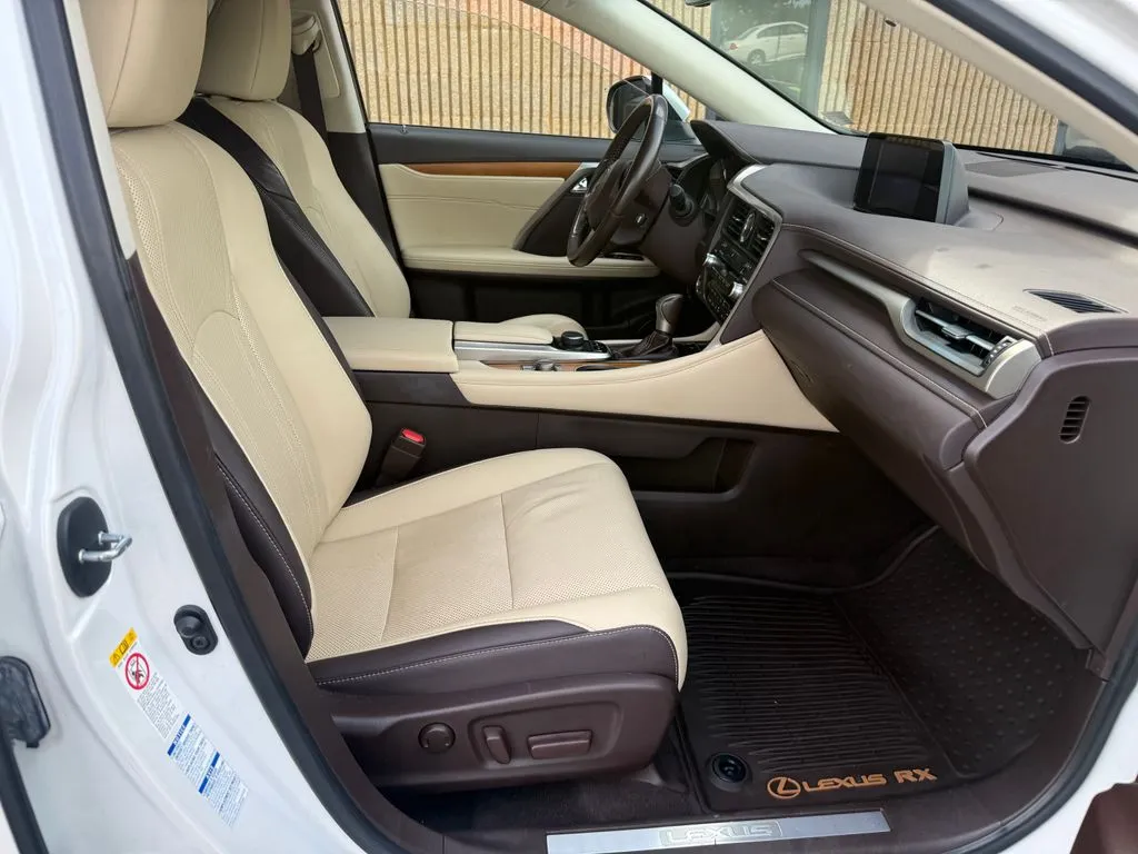 Lexus RX photo 20